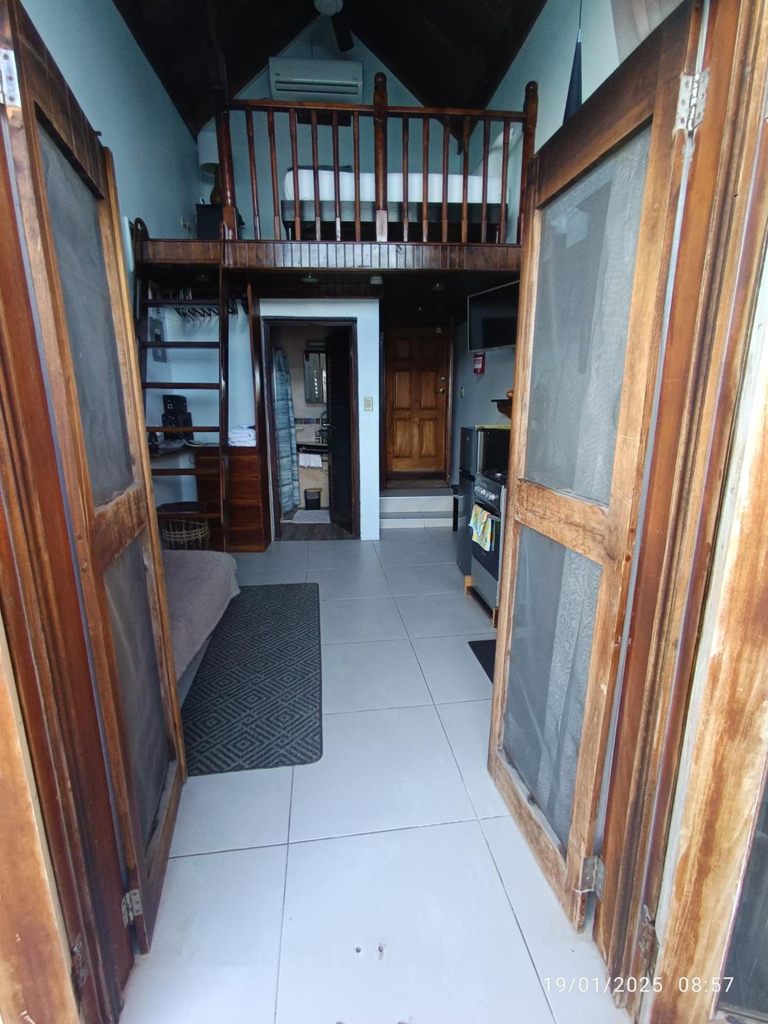 Shipwatcher Studio W/Mezzanine Ocho Rios Luaran gambar